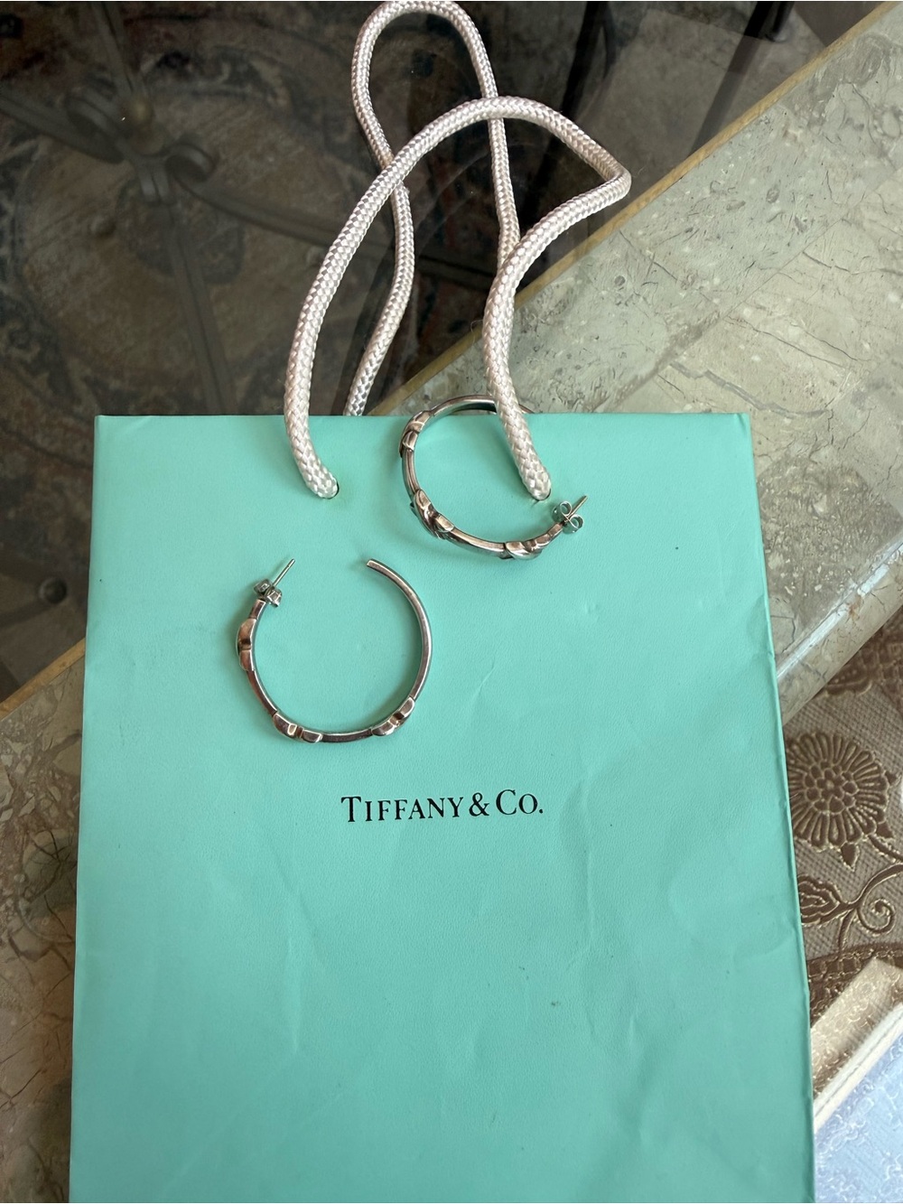 Tiffany & Co. Silver Paloma Picasso Crossover Hoop Earrings - Picture 4 of 12
